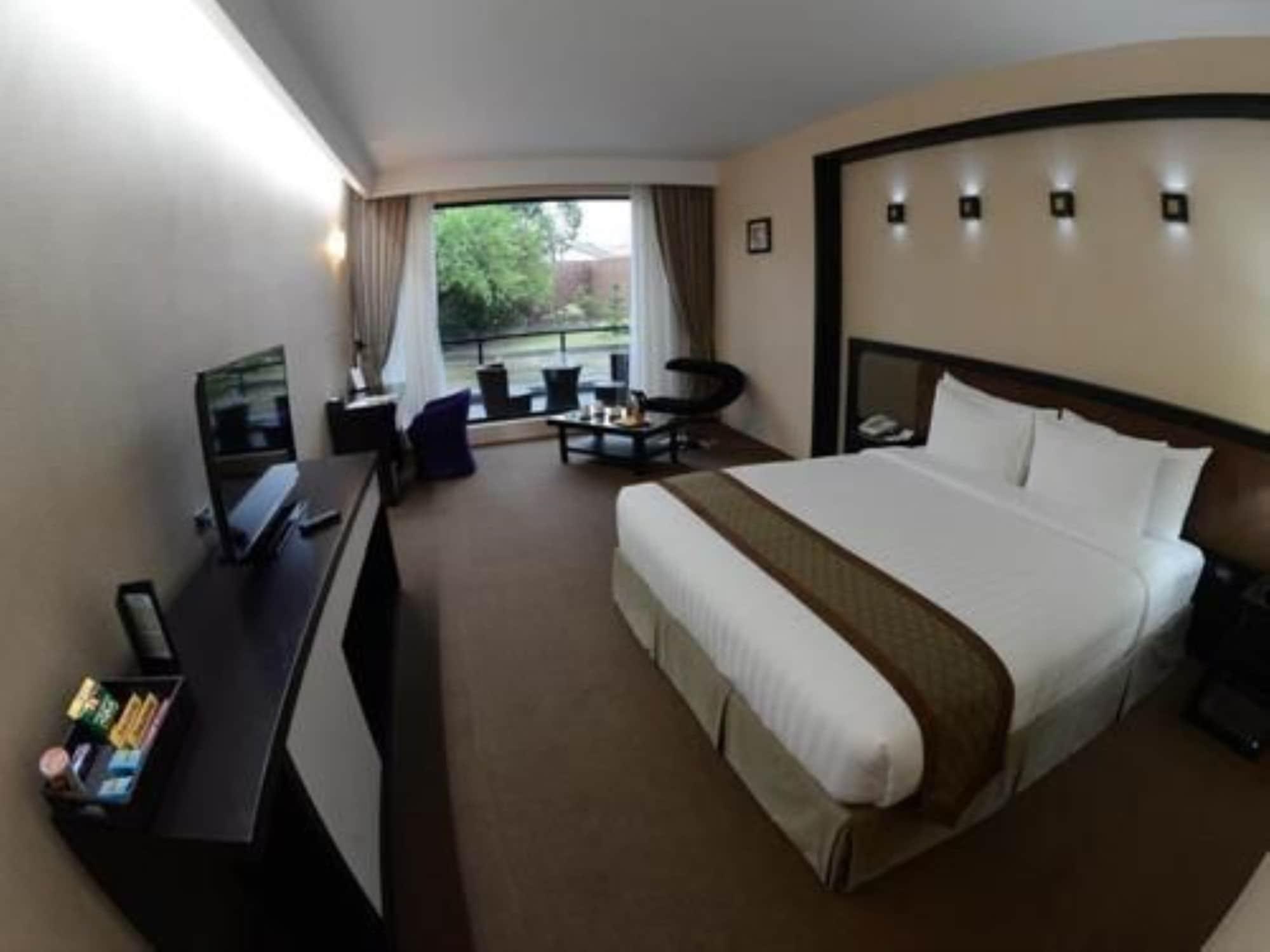 Avenue 64 Hotel Γιανγκόν Εξωτερικό φωτογραφία