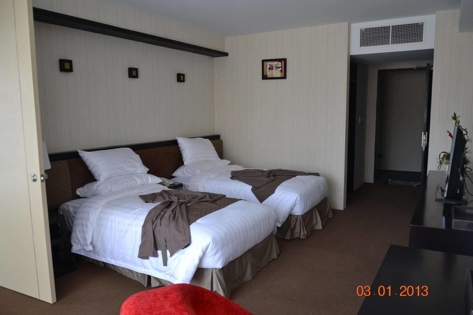 Avenue 64 Hotel Γιανγκόν Εξωτερικό φωτογραφία