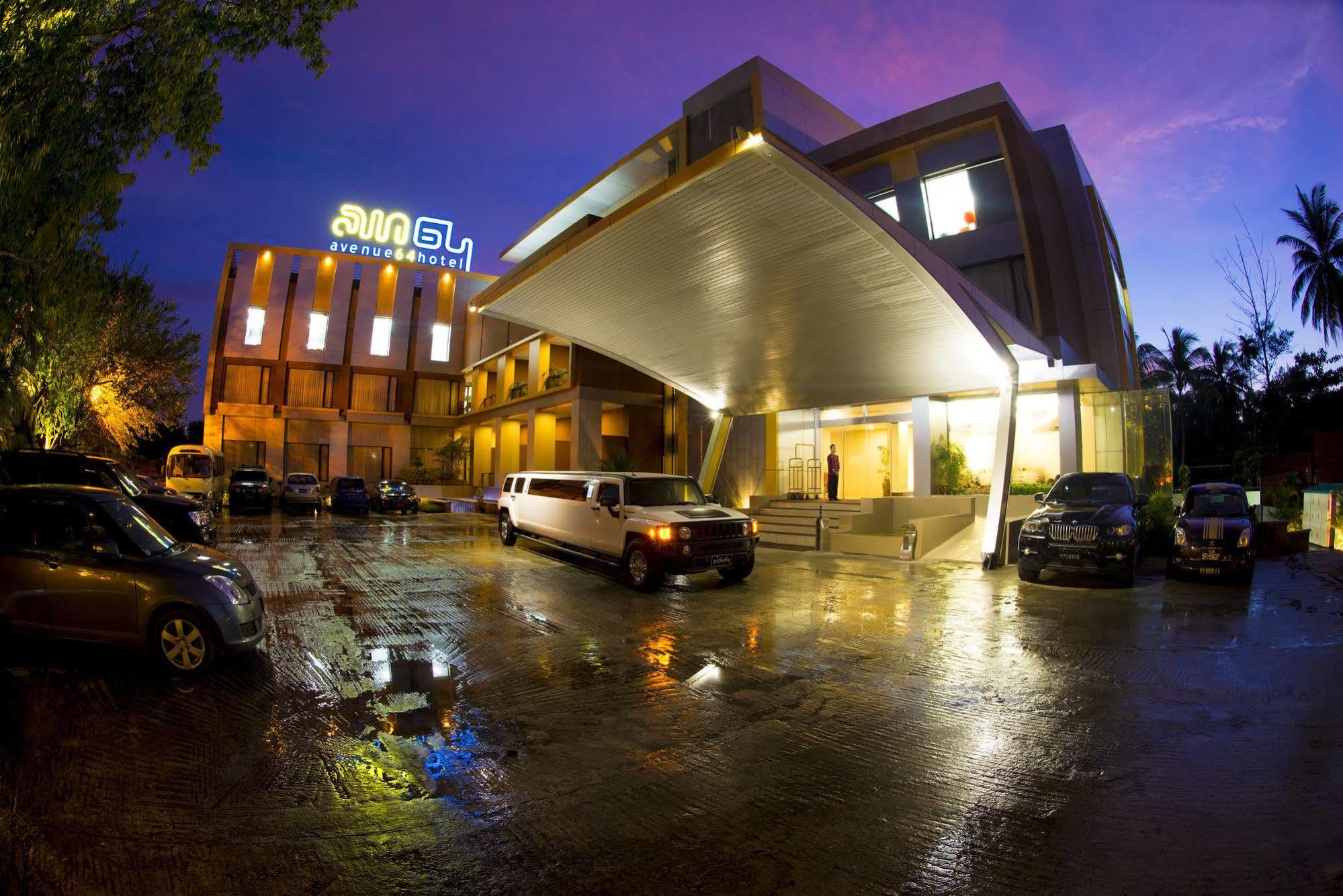 Avenue 64 Hotel Γιανγκόν Εξωτερικό φωτογραφία
